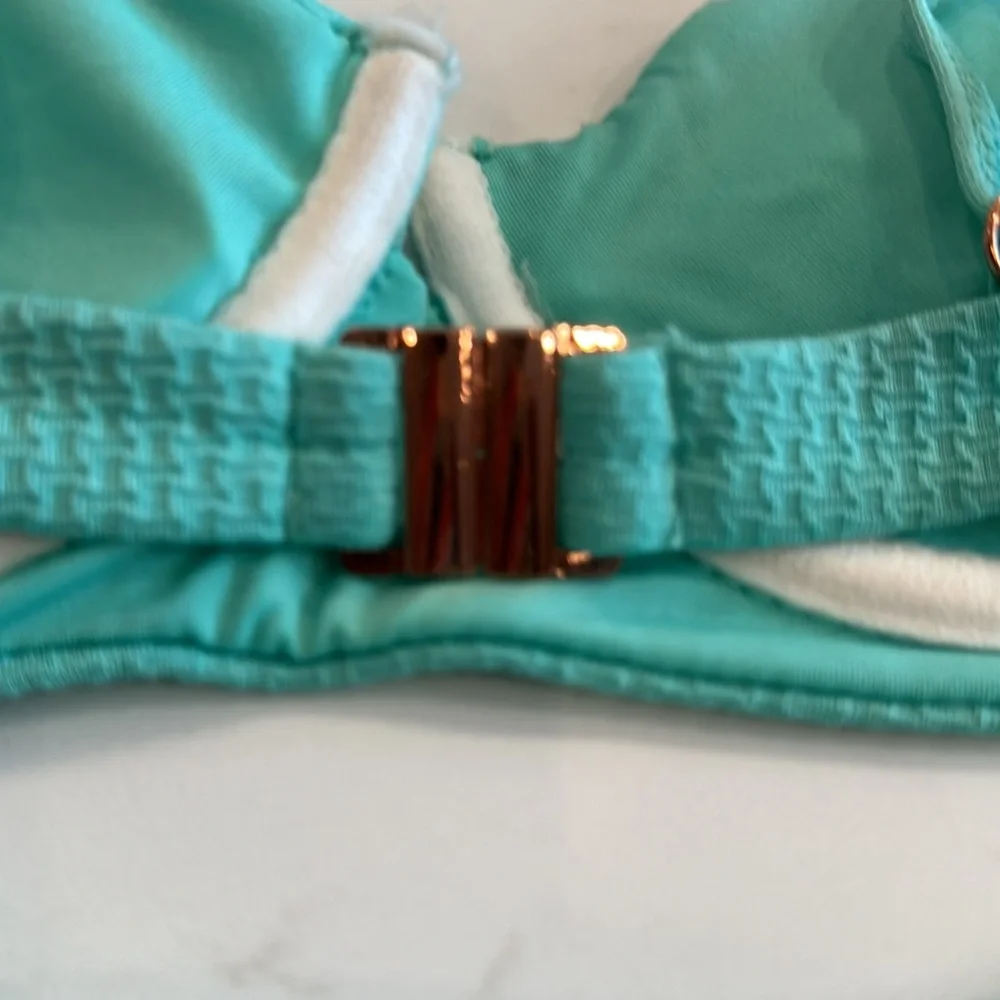 New bikini‎